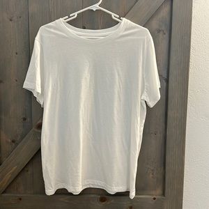 Women’s white tee shirt